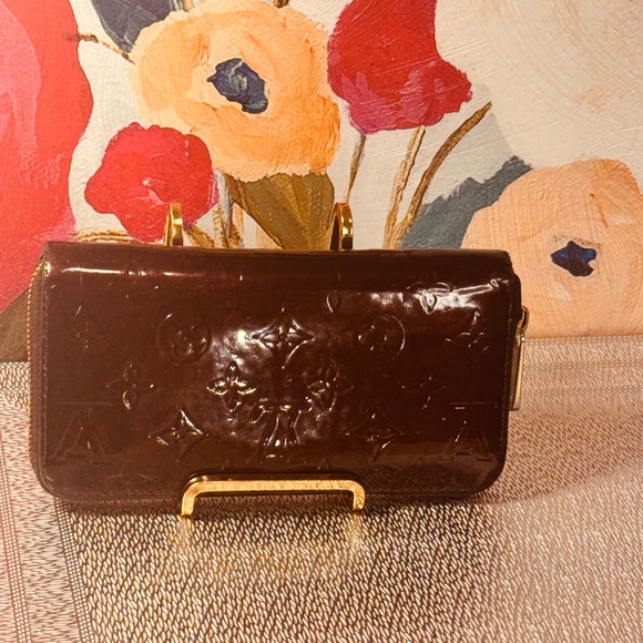 Louis Vuitton Brown Embossed printed monogram zipper round Wallet - Picture 14 of 16